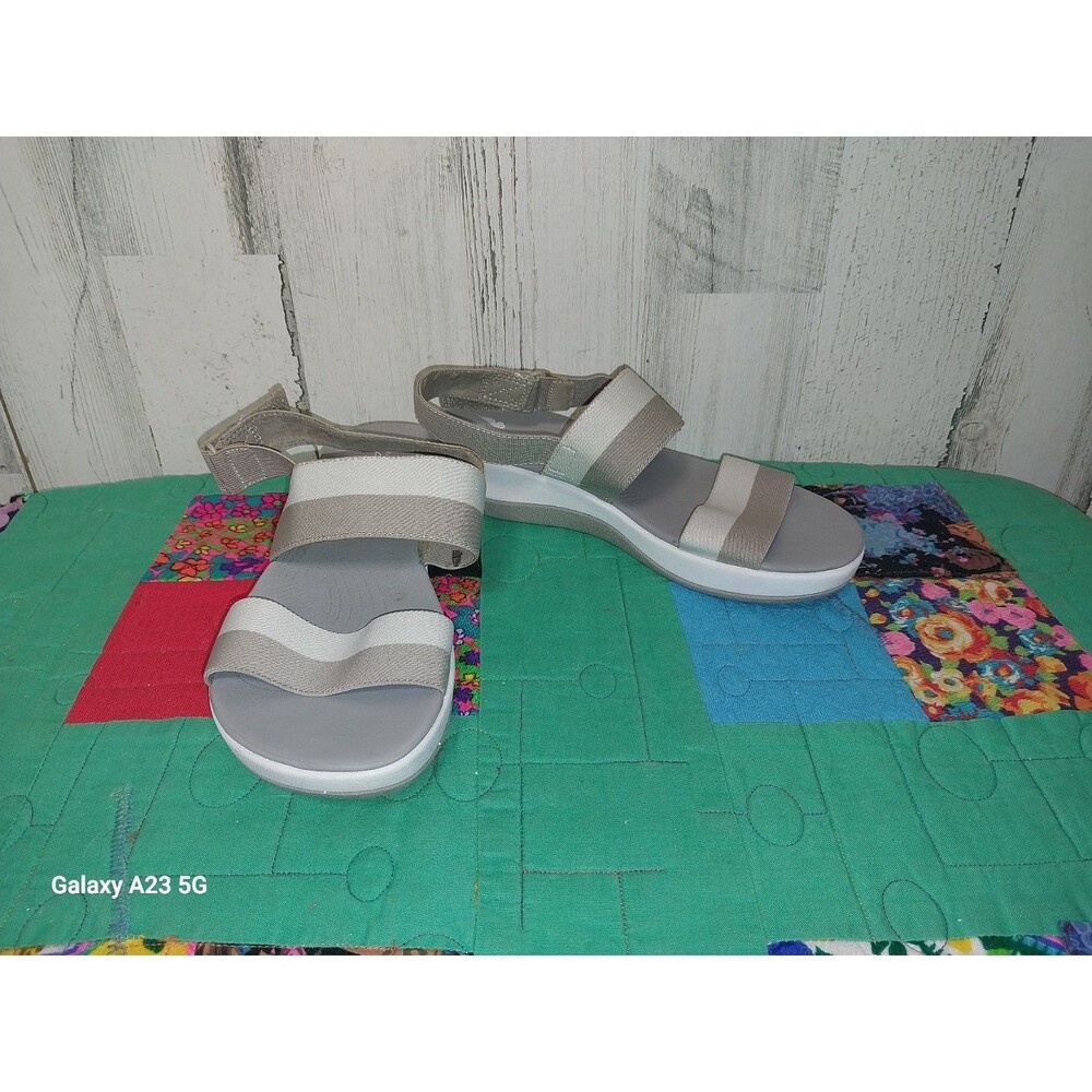 Clarks Women's Sandals in Gray and Cream